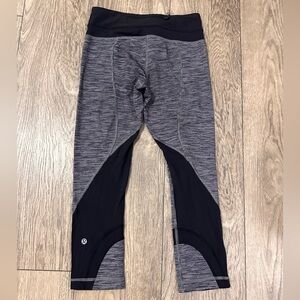 🍋LULULEMON Run: Inspire Crop II (Mesh) - Cyber Stripe Deep Coal Black 🍋